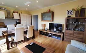 Apartament Gornyslask Blisko Jeziora - 120Qm - 3 Sypialnie Z Parkingiem I Klimatyzacja - Flat Uppersilesia With Parking & Air Conditioning - Ferienwohnung Oberschlesien Mit 3 Schlafzimmern Inklusive Parkplatz Und Klima - Naehe Badesee Und Sandstrand